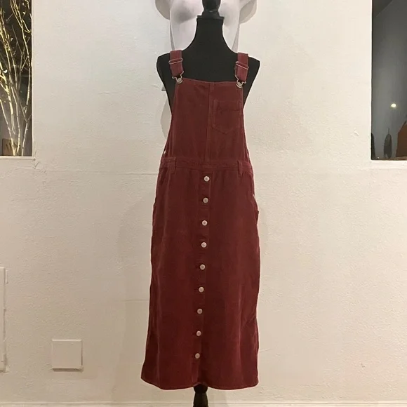 Burgundy Levi’s corduroy overall dress - Picture 11 of 13